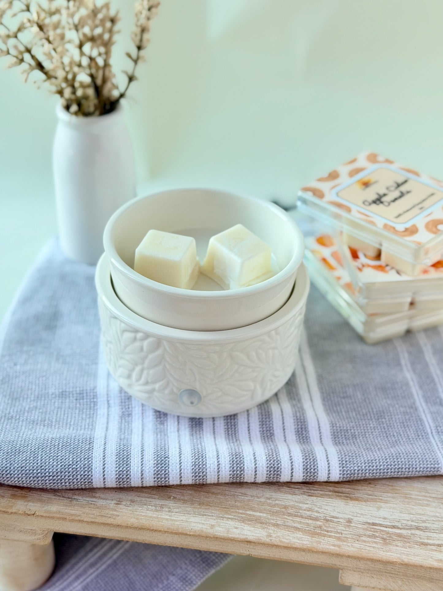 Ceramic Wax Warmer, Electric Wax Warmer, 3 in 1 Candle & Wax Warmer Gift, Candle Gift for her, House warming gift, Wax Melt Warmer